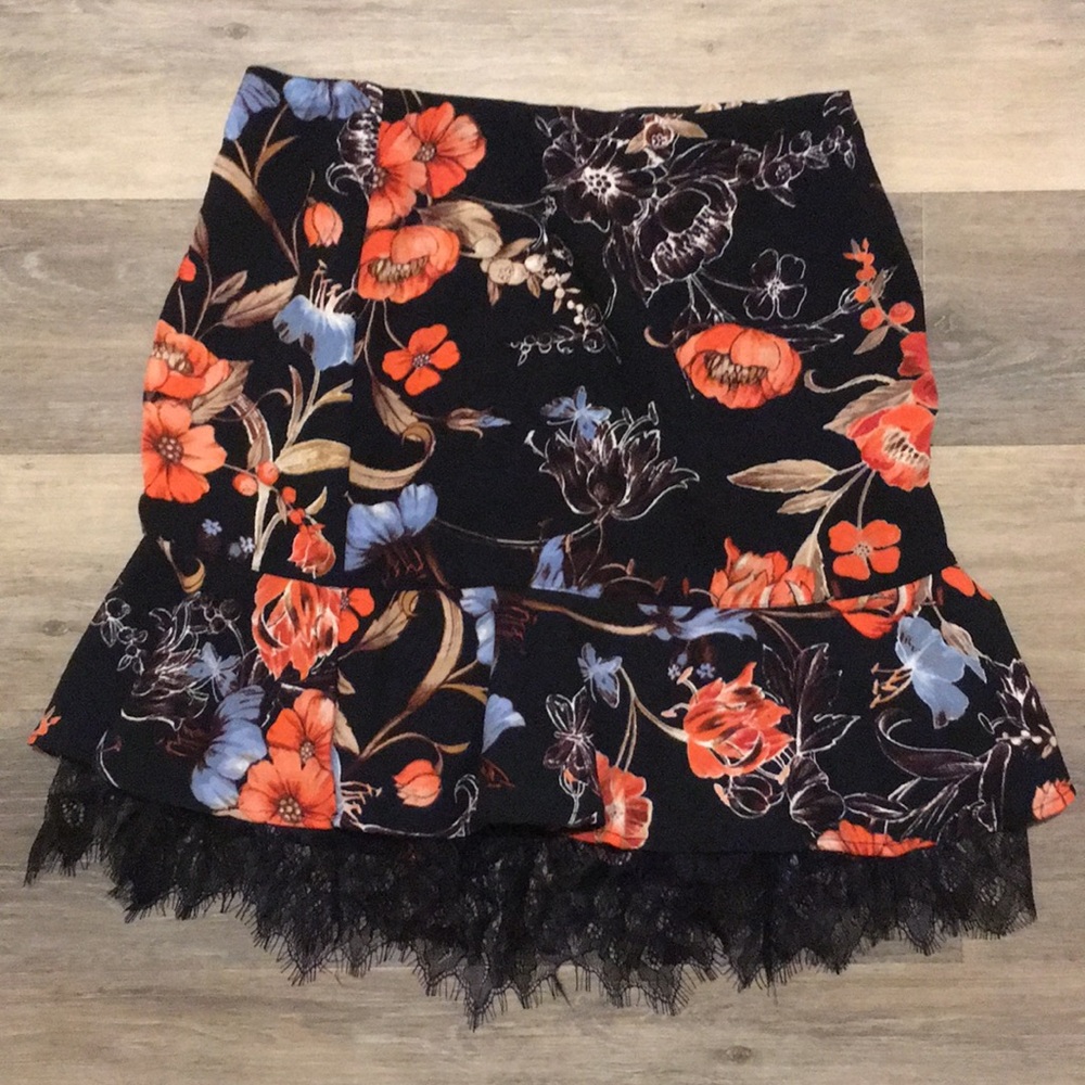 Who What Wear Skirt, ruffled, lace, floral size 2